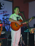 Tivola's Welt - Bildergalerie Neuendorfer Dorffest im Jahr 2003 - Beatabend mit der Gruppen The Jets, Sperrstund und Sohlmen