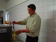 Tivola's Welt - Bildergalerie Neuendorfer Dorffest im Jahr 2003 - Beatabend mit der Gruppen The Jets, Sperrstund und Sohlmen