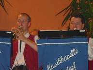 Tivola's Welt - Bildergalerie Neuendorfer Dorffest im Jahr 2003 - Beatabend mit der Gruppen The Jets, Sperrstund und Sohlmen