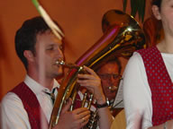 Tivola's Welt - Bildergalerie Neuendorfer Dorffest im Jahr 2003 - Beatabend mit der Gruppen The Jets, Sperrstund und Sohlmen