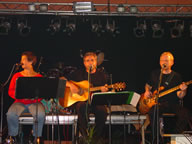 Tivola's Welt - Bildergalerie Neuendorfer Dorffest im Jahr 2003 - Beatabend mit der Gruppen The Jets, Sperrstund und Sohlmen